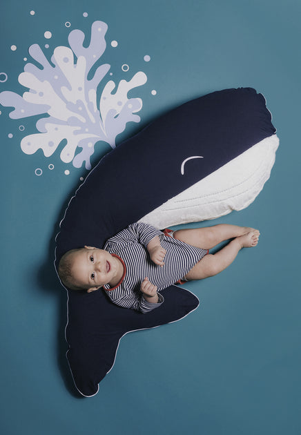 Babero impermeable Tiburón azul marino – Baby Bites